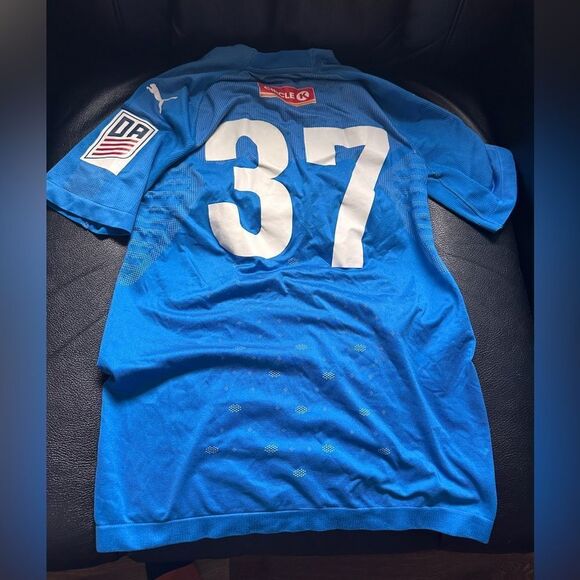 Puma Charlotte Soccer Academy
Blue Jersey, Kids' Size Small - Picture 9 of 17